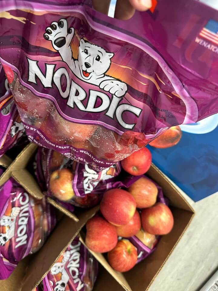 Táo Fuji Nordic Túi (1.5 Kg) – Táo đỏ Mỹ - Ảnh 2