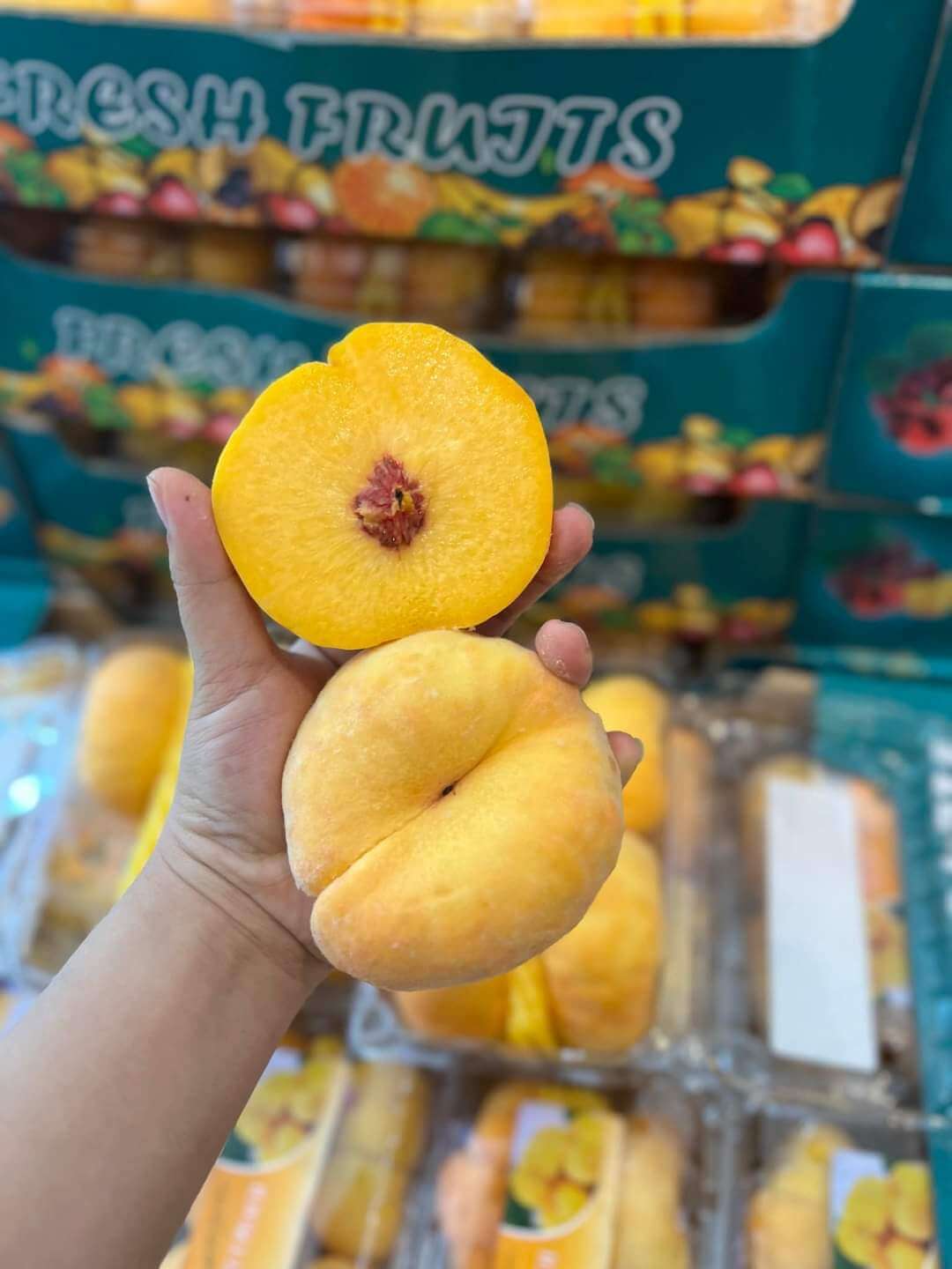 Đào vàng dẹt – Hộp 4 trái