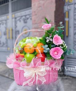Giỏ Trái Cây Nhập Và Hoa Tươi Tone Hồng