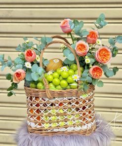 Giỏ nho tươi, Kiwi kèm hoa hồng xách tay