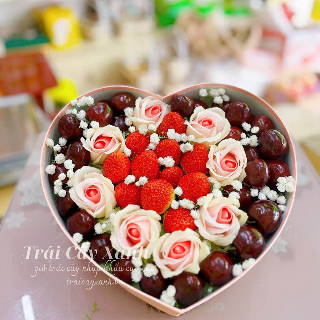 Hộp quà Cherry hình trái tim
