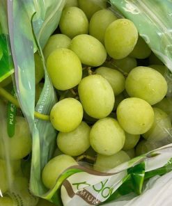 Alternative view of Nho xanh Sweet Globe Pandol Mỹ (1Kg)