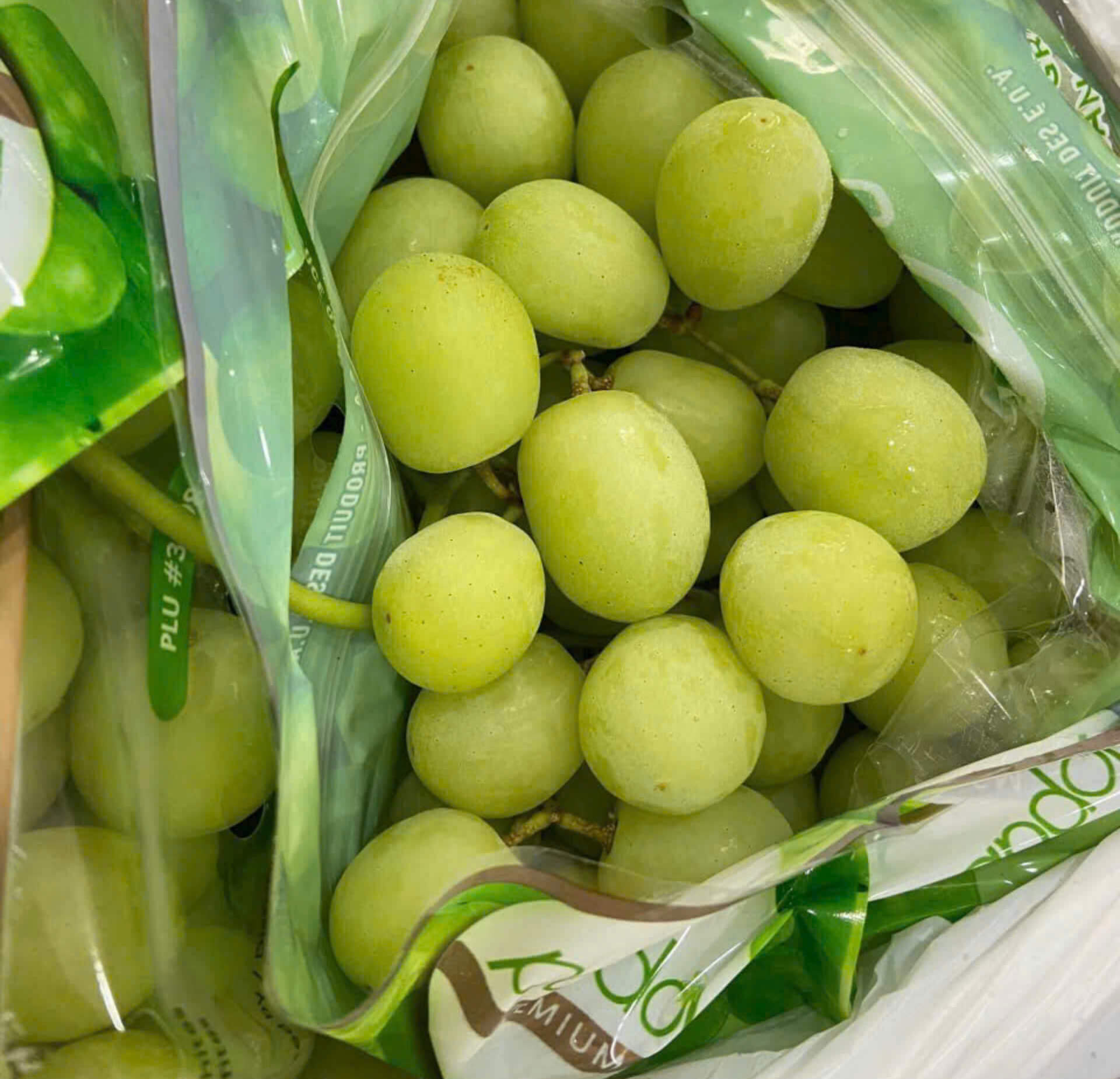 Nho xanh Sweet Globe Pandol Mỹ (1Kg) - Ảnh 2