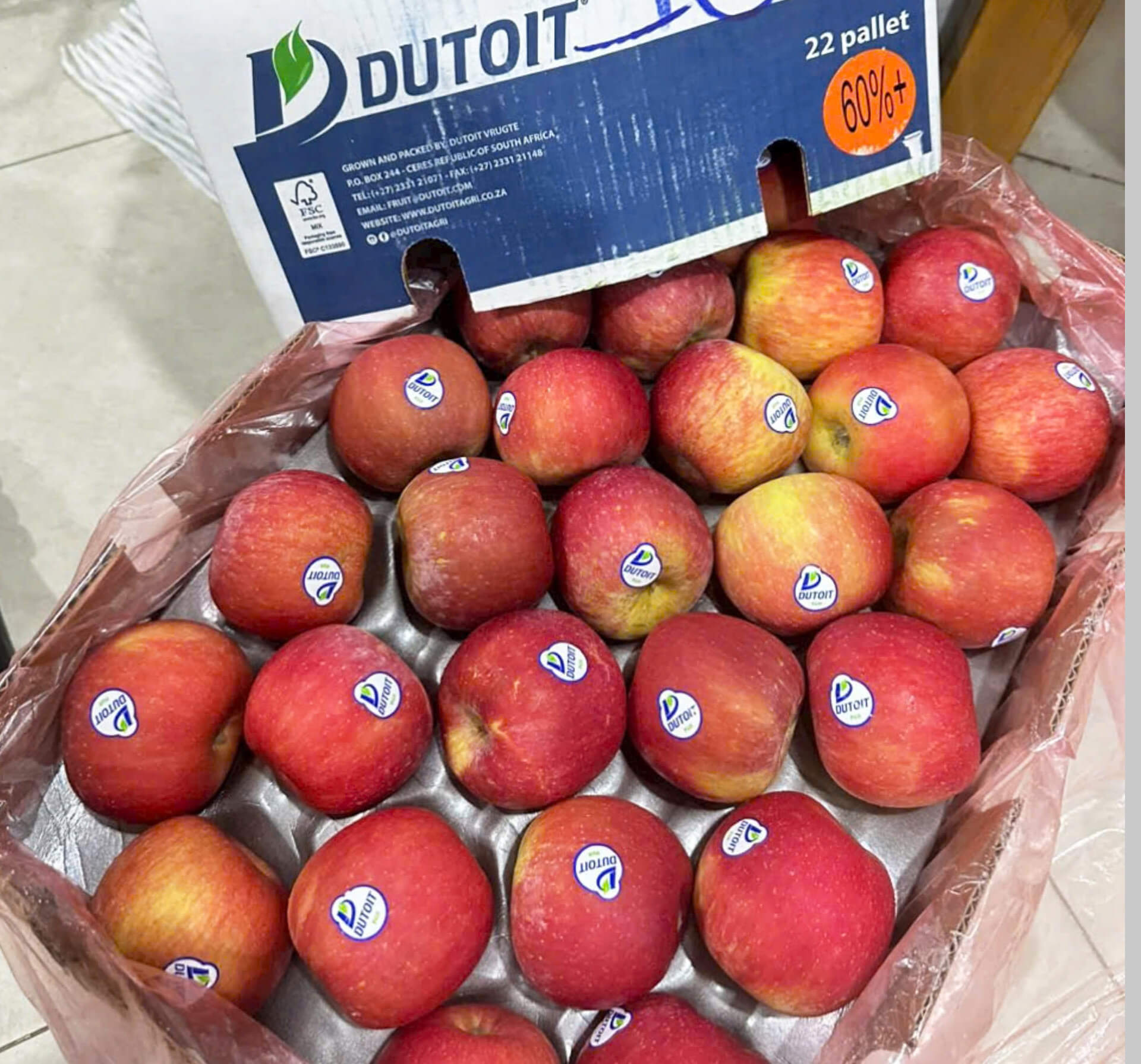 Táo Fuji Red Dutoit Nam Phi (1Kg) - Ảnh 2