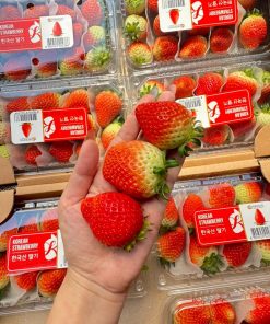 Dâu Hàn Quốc Hộp 330G